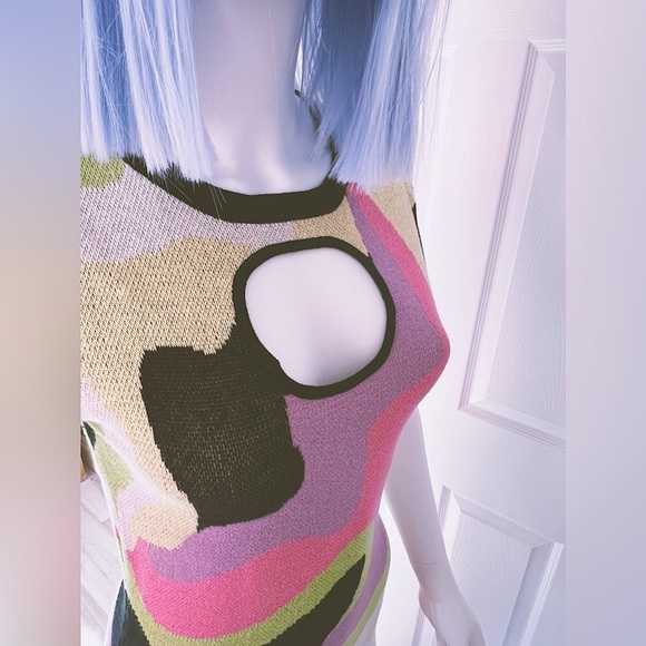 URBAN OUTFITTERS - ANOTHER GIRL COTTON PSYCHEDELIC KNIT CUT OUT MIDI DRESS - Picture 6 of 9